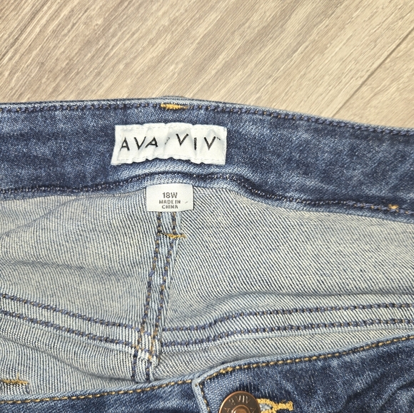 18W Demi-Bootcut Ankle Jeans - Picture 3 of 3